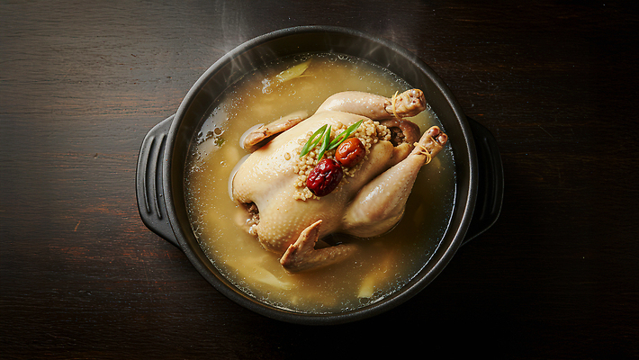 JPG 편집이미지 전통 한식 재료 건강 요리 사람없음 식사 통닭 수증기 보양식 레시피 국물 식욕 맛있는 편집실사 AI포토 AI콘텐츠 음식 치킨 CG 몸보신 파일형식