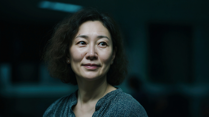 JPG 편집이미지 여자 감정 중년 직장 표정 사람 사무실 환경 시간 분위기 신비 집중 의료성형뷰티 편집실사 AI인물포토 AI콘텐츠 컨셉 회사 비즈니스 성인 CG 파일형식 AI포토