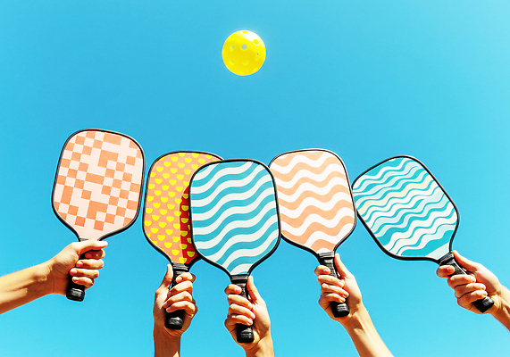 JPG 편집이미지 손 점선 스포츠 컬러 경기 여름 운동 사각형 여러개 즐거움 물결무늬 패들 액티비티 편집실사 피클볼 AI포토 AI콘텐츠 도형 계절 감정 물결 선 다수 무늬 건강 신체부위 구기 CG 노_배의노 파일형식