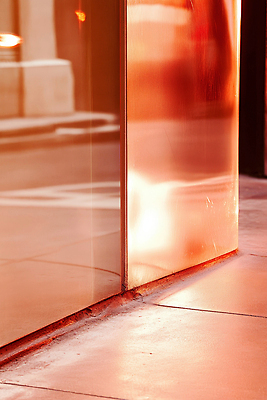 JPG 편집이미지 디자인 거리 바닥 건물 빛 반사 공간 도시 구출 모서리 모던 뷰티풀 편집실사 AI포토 AI콘텐츠 건축물 도움 CG 파일형식