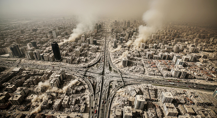 JPG 편집이미지 하늘 아침 풍경 건물 손상 도시 구조물 연기 화재 대기오염 지진 혼란 인프라 편집실사 AI포토 AI콘텐츠 주간 건축물 건축 컨셉 환경오염 자연재해 사건 CG 파일형식