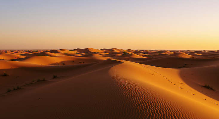 JPG 편집이미지 여유 여행 자연 하늘 풍경 빛 고요 일몰 사막 시간 모래언덕 뷰티풀 편집실사 AI포토 AI콘텐츠 감정 노을 언덕 CG 생태계 파일형식