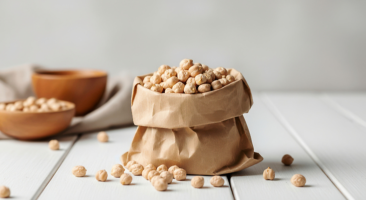 JPG 편집이미지 식재료 가정 자연 식탁 요리 종이봉투 평화 주방 질감 완두콩 나무그릇 색감 정물화 편집실사 AI포토 AI콘텐츠 그릇 컨셉 탁자 봉투 콩 목재 CG 그림 생태계 파일형식