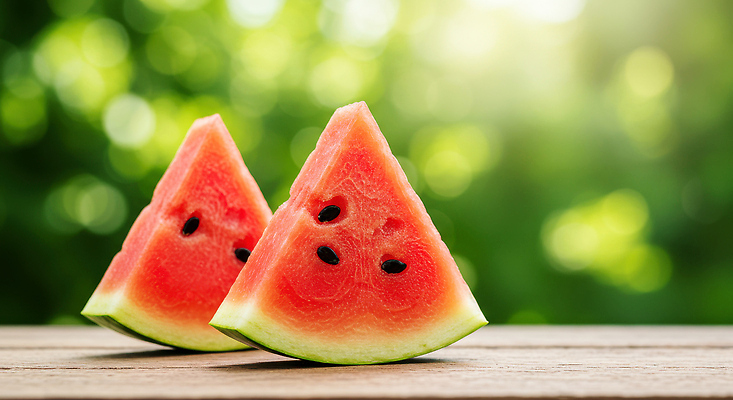 JPG 편집이미지 음료 컬러 조각 과일 자연 탁자 디저트 여름음식 수박 건강 여름 신선 수분 과일샐러드 편집실사 AI포토 AI콘텐츠 계절 음식 가구 샐러드 CG 생태계 파일형식 여름_계절