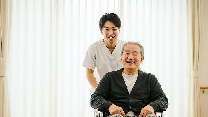 JPG 편집이미지 노년 행복 친절 따뜻함 대화 사랑 미소 일상 시간 편안함 휠체어 요양원 간병인 돌봄 의료성형뷰티 존경 상호작용 편집실사 AI인물포토 AI콘텐츠 직업 감정 모션 표정 말하기 성인 라이프 감각 CG 파일형식 AI포토