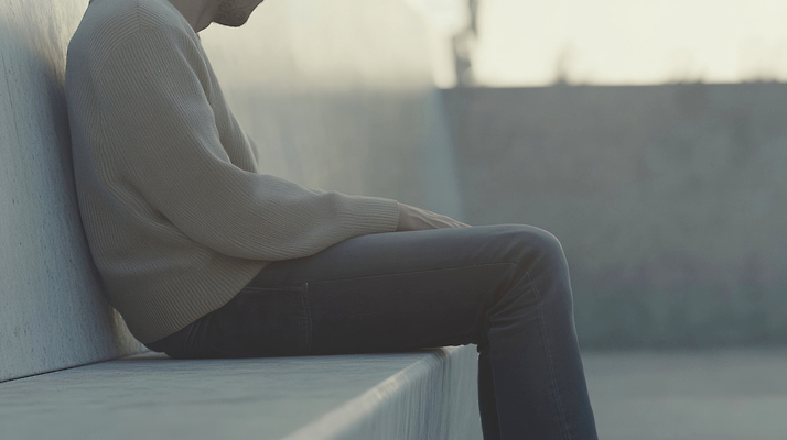 JPG 편집이미지 공원 남자 벤치 자연 소파 햇빛 고요 가을 분위기 고독 편안함 주위 일과 사색 의료성형뷰티 편집실사 AI인물포토 AI콘텐츠 계절 공공시설 감정 컨셉 생각 의자 사람 태양 감각 CG 생태계 파일형식 AI포토