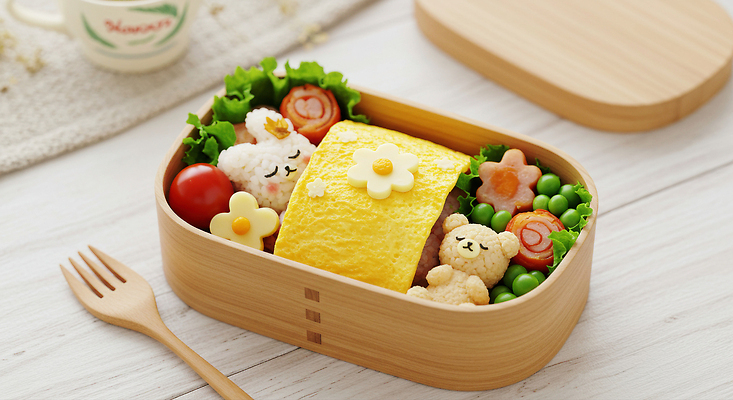 JPG 편집이미지 캐릭터 토마토 채소 밥 귀여움 식사 미니어처 도시락 통나무 계란말이 건강식 간편조리식품 편집실사 AI포토 AI콘텐츠 나무 음식 컨셉 모형 계란요리 CG 파일형식