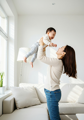 JPG 편집이미지 모자 행복 어린이 가구 거실 가정 가족 놀이 엄마 선물 사랑 웃음 일상 아기 순수 의료성형뷰티 편집실사 AI인물포토 AI콘텐츠 잡화 감정 생활용품 컨셉 관계 표정 사람 라이프 CG 파일형식 AI포토