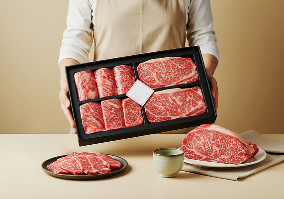 JPG 편집이미지 음식 육류 요리 세트 주방 요리사 식사 레시피 한우 마블링 간편조리식품 편집실사 AI인물포토 AI콘텐츠 직업 식재료 소고기 CG 파일형식 AI포토