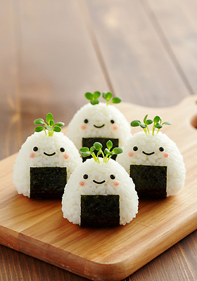 JPG 편집이미지 한식 음식 재료 디저트 표정 건강 요리 새싹 귀여움 식사 전통음식 만들기 주먹밥 나무도마 채식주의자 편집실사 AI포토 AI콘텐츠 식물 전통 컨셉 모션 밥 도마 목재 CG 채식 파일형식