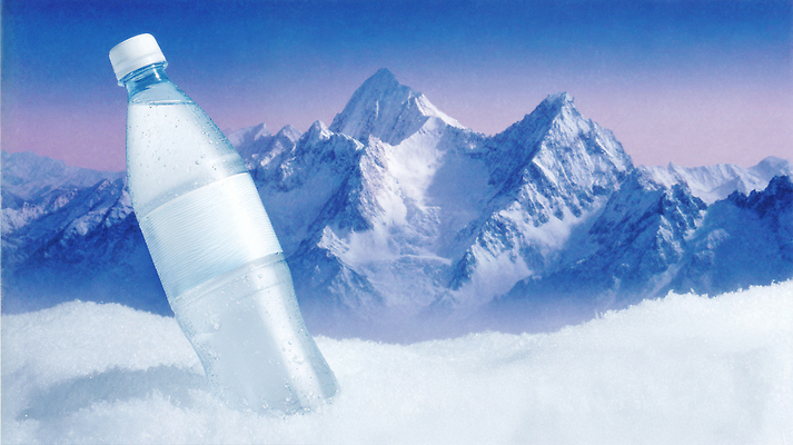 JPG 편집이미지 그릇 겨울 자연 산 풍경 깨끗함 눈 차가움 수분 물병 고산지대 편집실사 AI포토 AI콘텐츠 자연요소 식기 계절 컨셉 날씨 물통 CG 생태계 파일형식