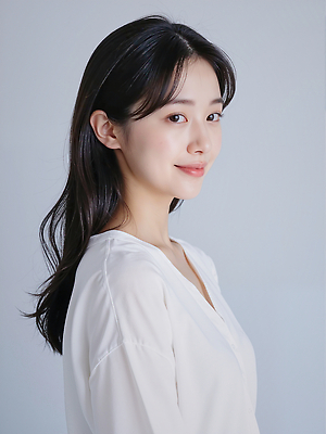 JPG 모델 편집이미지 헤어스타일 여자 포즈 백그라운드 상의 스튜디오 조명 표정 옆모습 촬영 흰색 부드러움 밝은색 의료성형뷰티 편집실사 AI인물포토 AI콘텐츠 옷 뷰포인트 컬러 사람 감각 CG 파일형식 AI포토