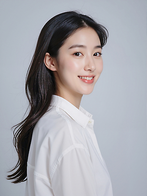 JPG 편집이미지 긴머리 여자 얼굴 표정 미소 머리 깨끗함 촬영 흰색 분위기 부드러움 청순 프로필 의료성형뷰티 편집실사 AI인물포토 AI콘텐츠 헤어스타일 컬러 컨셉 사람 신체부위 감각 CG 파일형식 AI포토