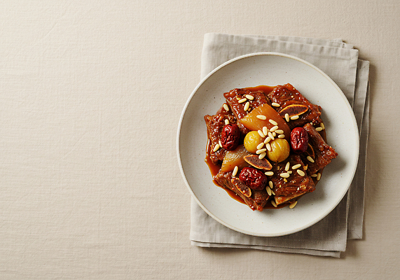 JPG 편집이미지 한국전통 한식 재료 육류 요리 맛 대추 레시피 건강식 색감 홍삼 편집실사 AI포토 AI콘텐츠 영양군 전통 음식 컨셉 식재료 한국 삼 경상북도 CG 파일형식