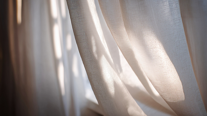 JPG 편집이미지 실내 따뜻함 빛 인테리어 햇빛 흐름 커튼 분위기 편안함 창가 질감 방안 색감 편집실사 AI포토 AI콘텐츠 디자인 컨셉 창문 내부 태양 감각 CG 파일형식