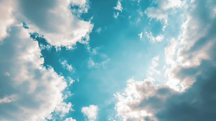 JPG 구름 편집이미지 자연 하늘 날씨 풍경 야외 일상 여름 파란색 햇빛 대기 조화 오후 편집실사 AI포토 AI콘텐츠 자연요소 계절 컬러 라이프 태양 CG 생태계 파일형식