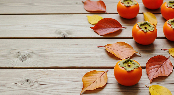 JPG 편집이미지 디자인 계절 음식 컬러 단풍 과일 자연 귤 따뜻함 농작물 수확 가을 상차림 배열 나무탁자 편집실사 AI포토 AI콘텐츠 잎 농업 탁자 CG 생태계 파일형식