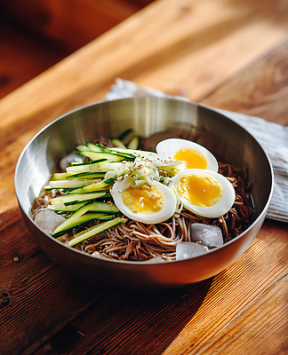 JPG 편집이미지 한식 음식 오이 여름 면류 메밀국수 국수 레시피 건강식 반숙 간편조리식품 맛있는 편집실사 AI포토 AI콘텐츠 계절 채소 CG 파일형식