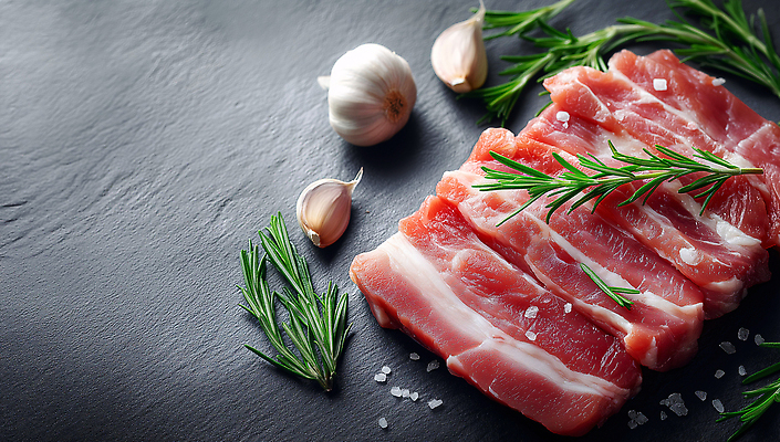 JPG 편집이미지 식재료 재료 마늘 육류 돼지고기 요리 식사 신선 허브 향신료 준비 슬라이스 로즈메리 돌판 편집실사 AI포토 AI콘텐츠 식물 채소 돌_바위 CG 향미료 파일형식