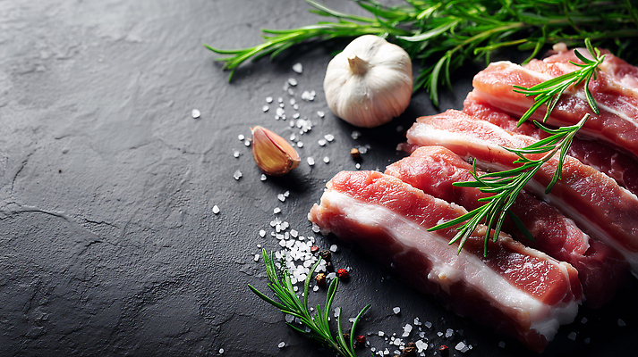 JPG 편집이미지 식재료 마늘 육류 요리 주방 신선 올리브오일 향신료 소금 레시피 손질 로즈메리 요리준비 편집실사 AI포토 AI콘텐츠 채소 기름_음식 허브 CG 준비 향미료 파일형식