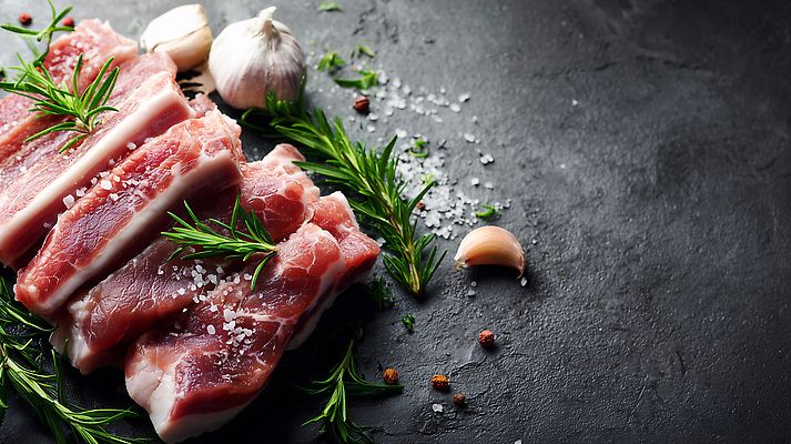 JPG 편집이미지 재료 식탁 건강 육류 요리 주방 식사 신선 양념 맛 바비큐 허브 갈비 소금 편집실사 AI포토 AI콘텐츠 식물 음식 컨셉 식재료 탁자 CG 파일형식