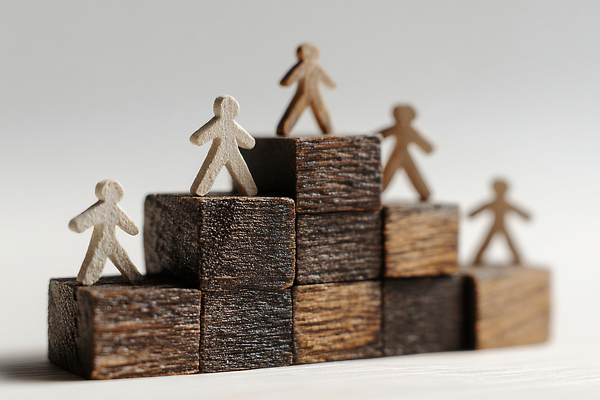 JPG 편집이미지 디자인 인형 상징 협력 협상 도전 성장 구조물 목표 소통 문제해결 창의력 나무블록 편집실사 AI포토 AI콘텐츠 건축 컨셉 비즈니스 목재 블록 CG 파일형식