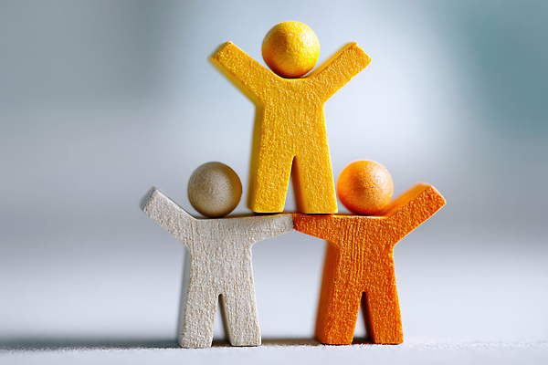 JPG 편집이미지 디자인 상징 컬러 관계 놀이 협력 미니어처 구출 피라미드 조화 창의성 편집실사 AI포토 AI콘텐츠 건축물 모형 도움 CG 랜드마크 파일형식