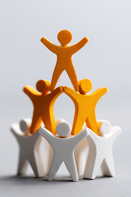 JPG 모양 편집이미지 인형 모션 성공 커뮤니케이션 협력 사람 탑 작업 구출 조화 창의성 편집실사 AI포토 AI콘텐츠 건축물 컨셉 도움 CG 파일형식