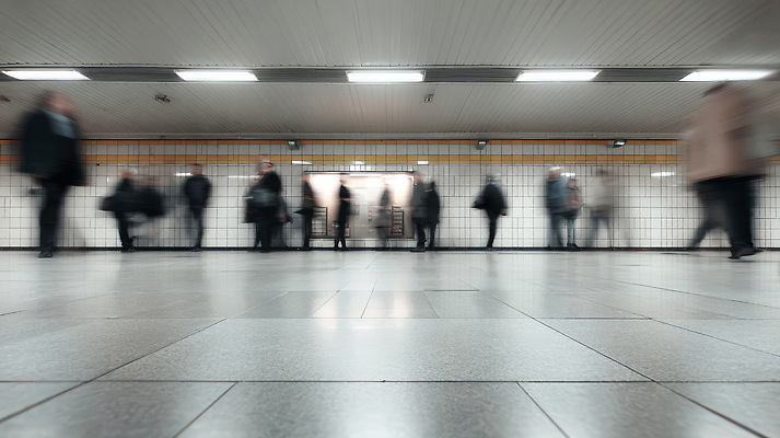 JPG 편집이미지 이동 바닥 여러명 건물 일상 도시 구조물 전철 역 속도 커뮤니티 소음 지하 통행 복잡 의료성형뷰티 편집실사 AI포토 AI인물포토 AI콘텐츠 건축물 건축 육상교통 다수 컨셉 교통시설 대중교통 사람 라이프 소리 CG 파일형식