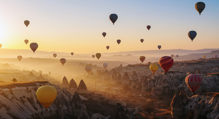 JPG 편집이미지 여행 자연 하늘 기념 카파도키아 풍경 평화 일출 도전 바위 열기구 체험 뷰티풀 편집실사 AI포토 AI콘텐츠 컨셉 항공교통 노을 돌_바위 CG 생태계 파일형식 튀르키예