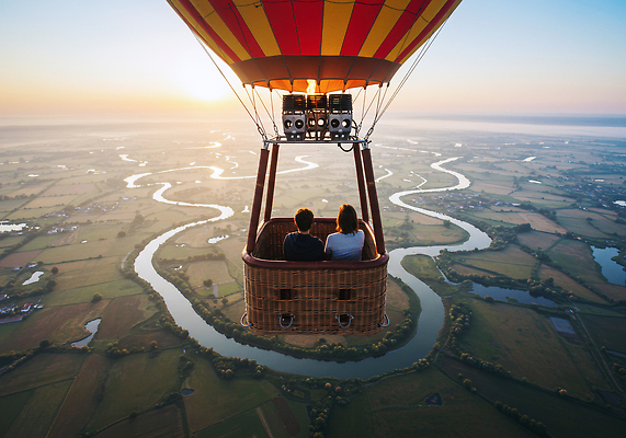 JPG 구름 편집이미지 커플 여행 자연 하늘 풍경 초원 강 평화 일몰 자유 도전 열기구 조화 뷰티풀 의료성형뷰티 편집실사 AI포토 AI콘텐츠 자연요소 컨셉 관계 항공교통 노을 CG 생태계 파일형식