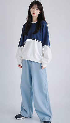 JPG 모델 편집이미지 옷 여자 패션 미소 캐주얼 파란색 유행 촬영 흰색 청바지 편안함 조화 의료성형뷰티 스타일 편집실사 AI포토 AI인물포토 AI콘텐츠 컬러 바지 표정 사람 감각 CG 파일형식