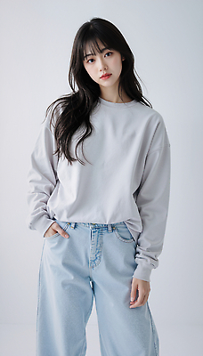 JPG 모델 편집이미지 옷 여자 패션 포즈 미소 유행 회색 청바지 편안함 뷰티풀 의료성형뷰티 스타일 편집실사 AI포토 AI인물포토 AI콘텐츠 컬러 바지 표정 사람 감각 CG 파일형식