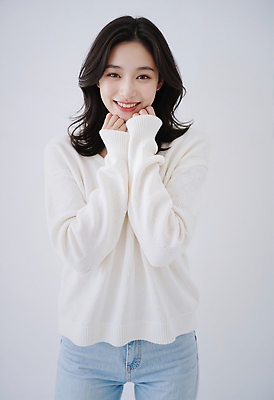 JPG 편집이미지 여자 감정 포즈 스튜디오 밝음 미소 카메라 촬영 청바지 뷰티풀 의료성형뷰티 스타일 편집실사 AI포토 AI인물포토 AI콘텐츠 바지 표정 사람 전자제품 CG 파일형식