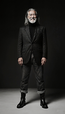 JPG 모델 편집이미지 패션 남자 중년 포즈 직장 부츠 정장 줄무늬 자신감 고급 의료성형뷰티 스타일 편집실사 AI포토 AI인물포토 AI콘텐츠 옷 감정 신발 컨셉 무늬 회사 사람 성인 CG 파일형식