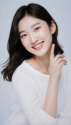 JPG 편집이미지 옷 여자 포즈 조명 표정 미소 머리 촬영 흰색 피부 부드러움 의료성형뷰티 스타일 편집실사 AI포토 AI인물포토 AI콘텐츠 컬러 사람 신체부위 감각 CG 파일형식