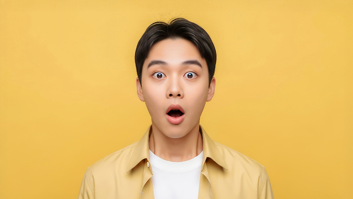 JPG 편집이미지 남자 감정 백그라운드 표정 사람 청년 노란색 놀람 놀라운 순간 의료성형뷰티 편집실사 AI포토 AI인물포토 AI콘텐츠 컬러 성인 CG 파일형식