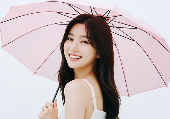 JPG 편집이미지 여자 패션 행복 얼굴 분홍색 백그라운드 우산 미소 웃음 머리카락 카메라 촬영 우아함 의료성형뷰티 스타일 편집실사 AI포토 AI인물포토 AI콘텐츠 감정 컬러 컨셉 표정 사람 신체부위 전자제품 머리 CG 파일형식