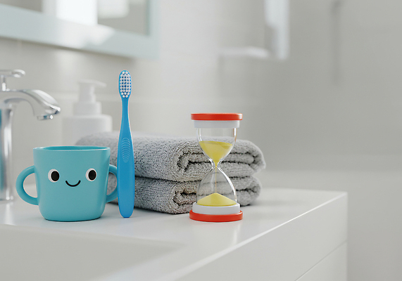 JPG 편집이미지 어린이 미소 컵 파란색 수건 장난감 노란색 청결 욕실 양치 위생 칫솔 즐거움 세면대 타이머 편집실사 AI포토 AI콘텐츠 식기 감정 컬러 표정 사람 위생용품 CG 파일형식