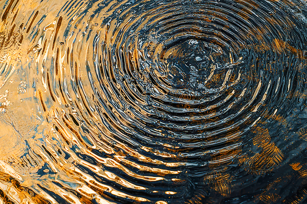 JPG 편집이미지 물결 패턴 자연 바닥 물 햇빛 반사 수면 파장 광택 뷰티풀 색감 순간 편집실사 AI포토 AI콘텐츠 자연요소 무늬 태양 CG 생태계 파일형식