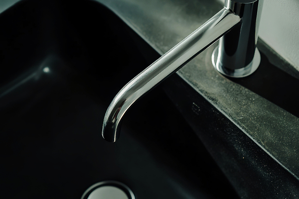 JPG 편집이미지 디자인 주방용품 물 인테리어 금속 주방 싱크대 세면대 모던 조화 수도관 주거공간 편집실사 AI포토 AI콘텐츠 자연요소 생활용품 재질 공간 CG 개수대 파일형식