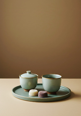 JPG 편집이미지 전통 그릇 디자인 음식 컬러 탁자 디저트 한국 갈색 과자 차 다도 모던 준비 조화 편집실사 AI포토 AI콘텐츠 식기 아시아 음료 가구 예절 CG 파일형식