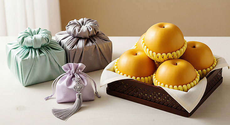 JPG 편집이미지 전통 명절 문화 한식 과일 포장 식탁 새해 한국 실내 이벤트 세트 추석 보자기 편안함 주말 추석선물 선박 편집실사 AI포토 AI콘텐츠 기념일 아시아 음식 수상교통 탁자 선물 내부 감각 CG 파일형식 천_직물 명절선물