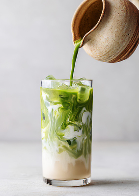 JPG 편집이미지 음료 디저트 잔 건강 여름 식사 카페 신선 차 맛 녹차 크림 라떼 말차 믹싱 홈카페 편집실사 AI포토 AI콘텐츠 식기 계절 커피 음식 컨셉 차_음료 상점 CG 파일형식