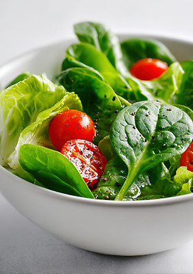 JPG 편집이미지 채소 방울토마토 요리 식사 샐러드 소스 상큼 시금치 비타민 건강식 간편조리식품 맛있는 편집실사 AI포토 AI콘텐츠 영양군 음식 토마토 양념 경상북도 CG 영양소 파일형식