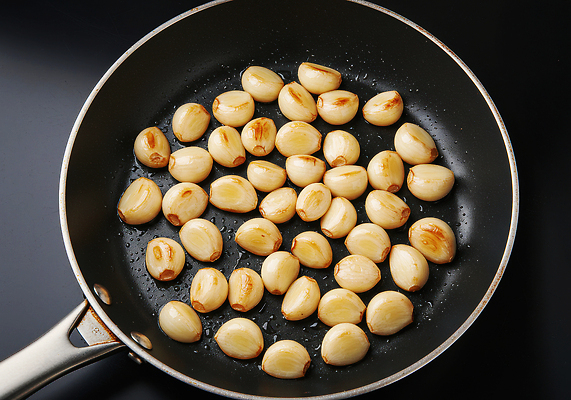 JPG 편집이미지 음식 재료 마늘 요리 식사 조미료 맛 향 레시피 건강식 편집실사 AI포토 AI콘텐츠 컨셉 채소 CG 향미료 파일형식