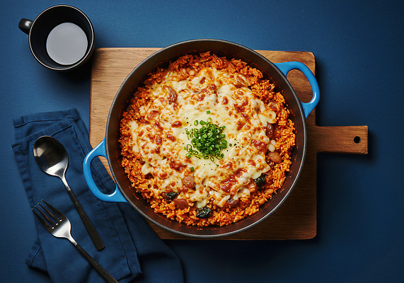 JPG 편집이미지 음료 한식 음식 탁자 치즈 요리 식사 저녁식사 저녁 볶음밥 레시피 집밥 푸짐 편집실사 AI포토 AI콘텐츠 가구 컨셉 유제품 야간 CG 파일형식