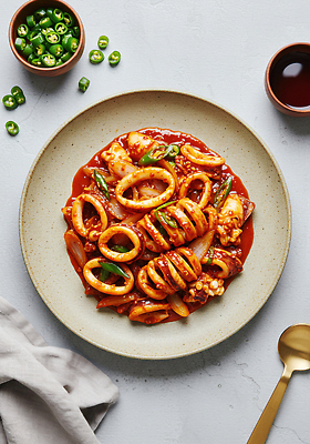 JPG 편집이미지 한식 채소 고추 디저트 요리 식사 소스 저녁 해산물 오징어 볶음 레시피 건강식 편집실사 AI포토 AI콘텐츠 음식 연체동물 수중동물 양념 야간 CG 파일형식