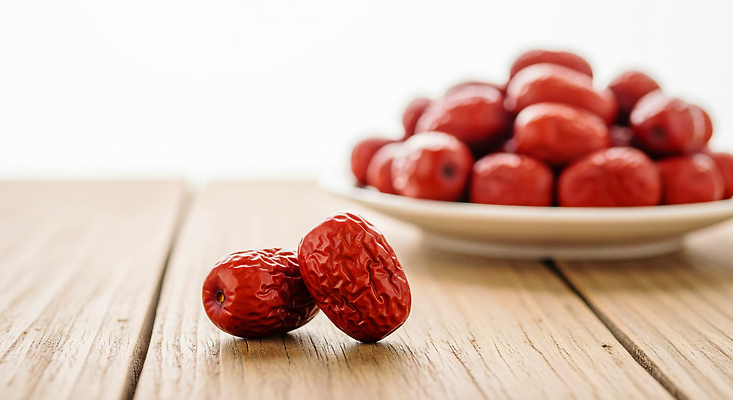 JPG 편집이미지 접시 음식 과일 재료 자연 디저트 한국 건강 주방 식사 신선 대추 나무탁자 편집실사 AI포토 AI콘텐츠 영양군 식기 아시아 탁자 경상북도 CG 생태계 파일형식