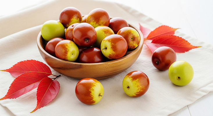 JPG 편집이미지 전통 음식 컬러 단풍 과일 자연 요리 농작물 가을 신선 오브젝트 대추 나무그릇 색감 편집실사 AI포토 AI콘텐츠 그릇 계절 잎 농업 목재 CG 생태계 파일형식